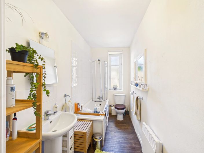 Image No.12-3 Bed House for sale