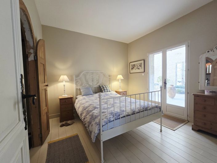 Image No.10-5 Bed House for sale