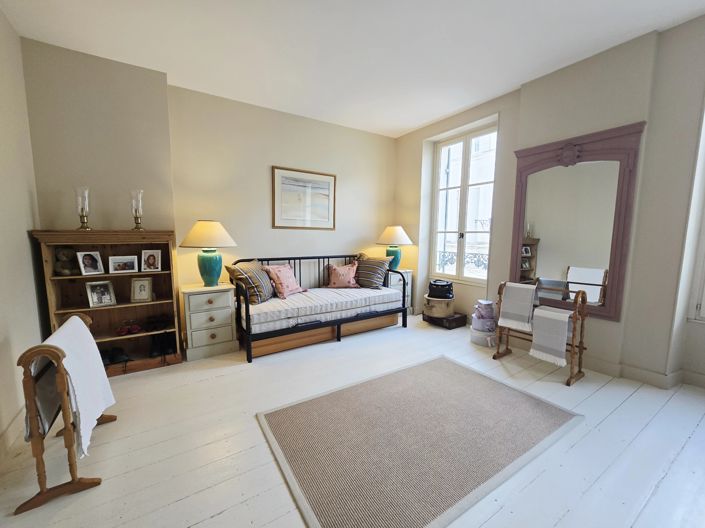 Image No.12-5 Bed House for sale