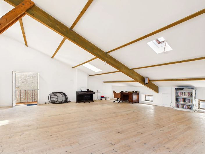 Image No.13-5 Bed House for sale