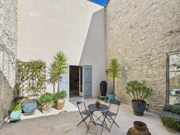 b8451c8570cd4f2b6006639e8a45458d57b7ac57f2200