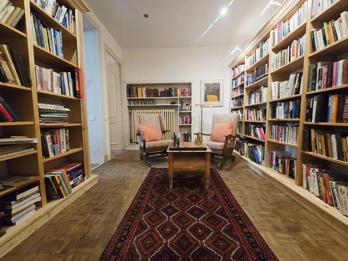 Image No.3-5 Bed House for sale