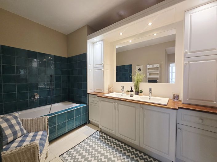 Image No.9-5 Bed House for sale