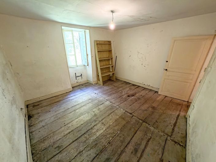 Image No.8-3 Bed House for sale