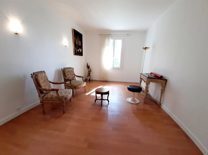 Image No.10-3 Bed Village House for sale