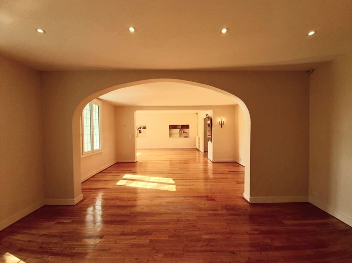 Image No.5-3 Bed Village House for sale