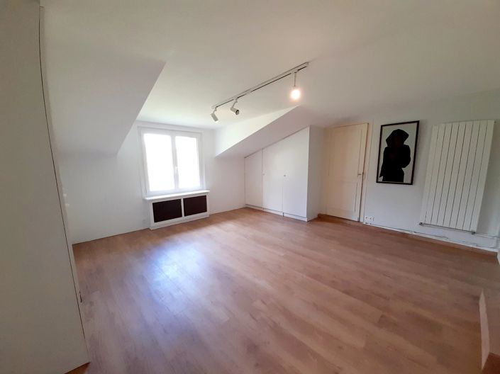 Image No.9-3 Bed Village House for sale