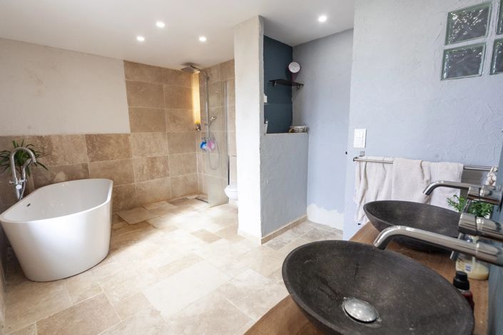 Image No.12-6 Bed House for sale