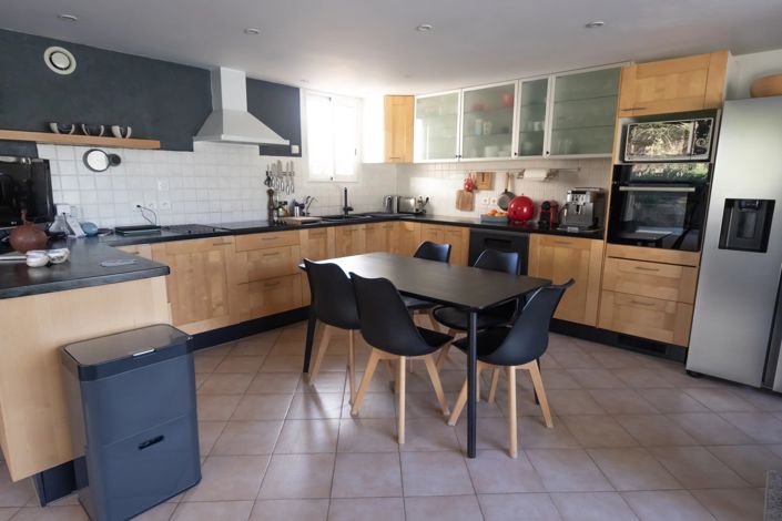 Image No.14-6 Bed House for sale