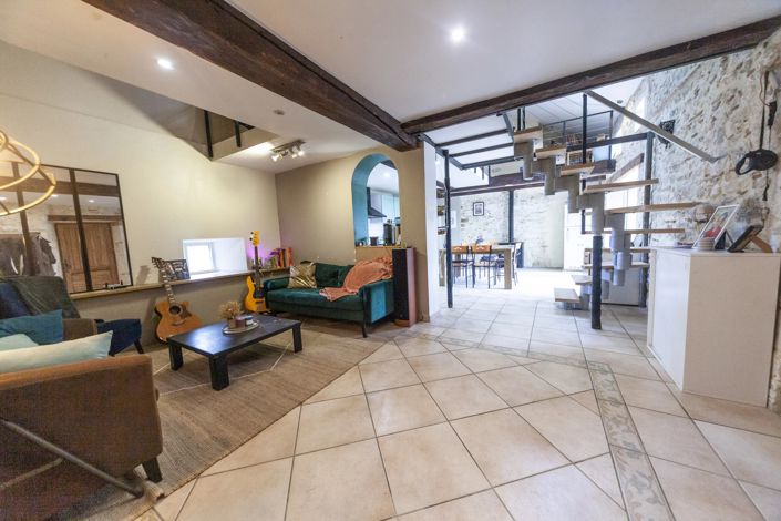 Image No.4-6 Bed House for sale