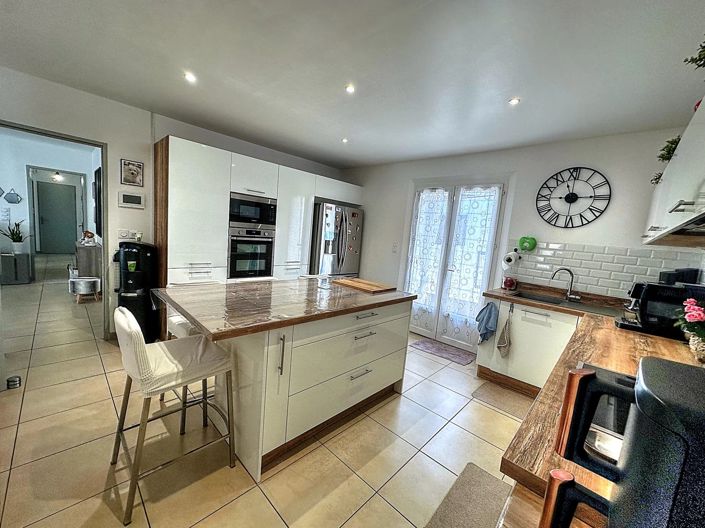 Image No.7-3 Bed House for sale