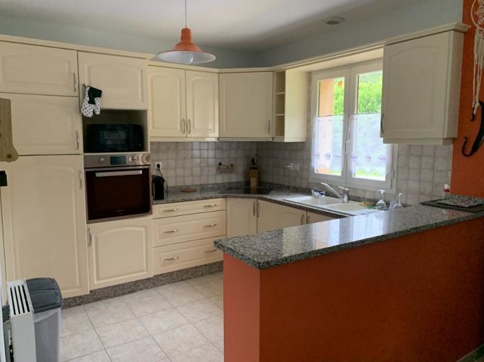 Image No.6-4 Bed House for sale