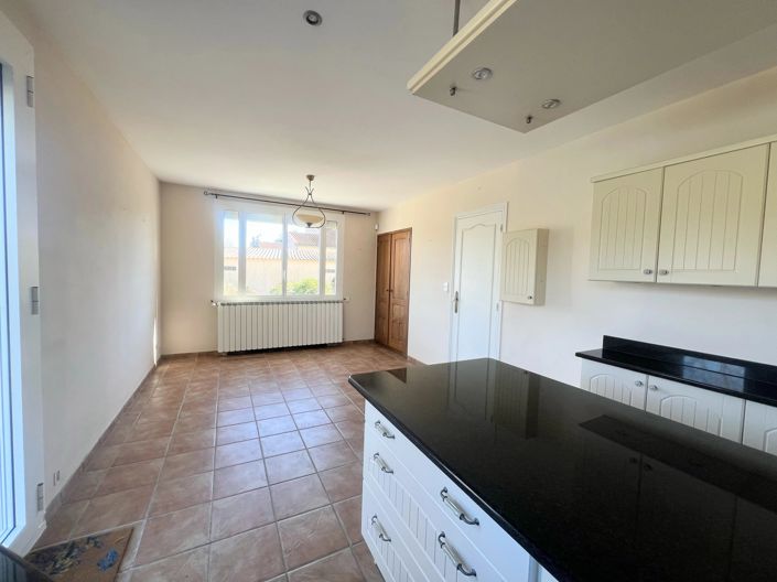 Image No.4-5 Bed House for sale