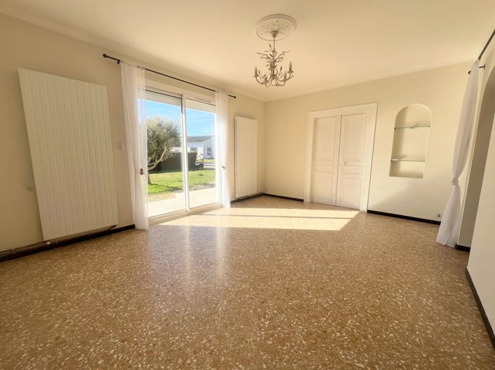 Image No.5-5 Bed House for sale