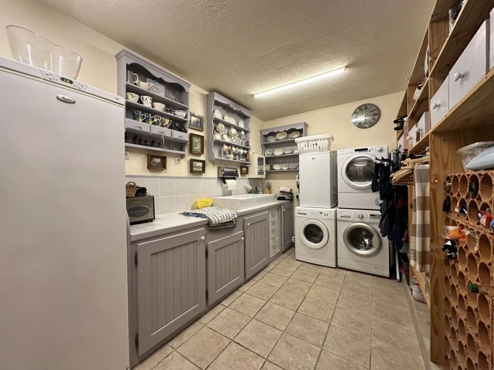 Image No.14-5 Bed House for sale