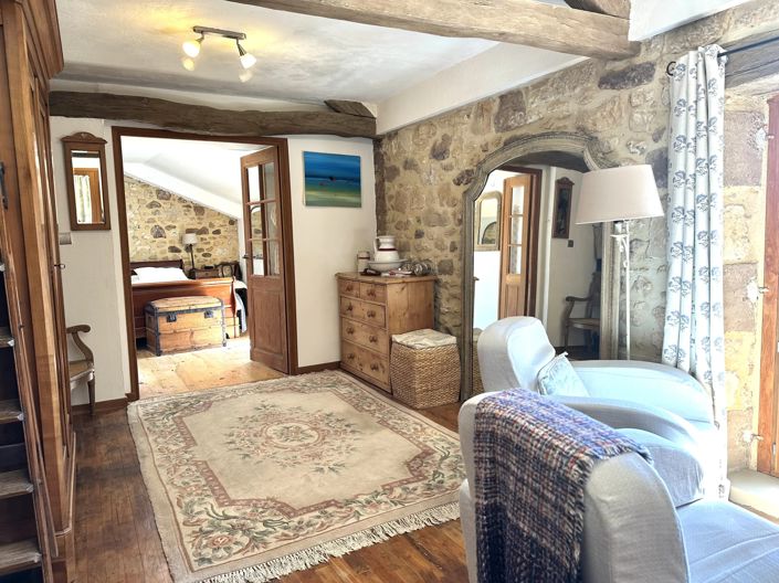 Image No.6-5 Bed House for sale