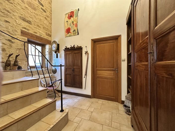 Image No.9-5 Bed House for sale