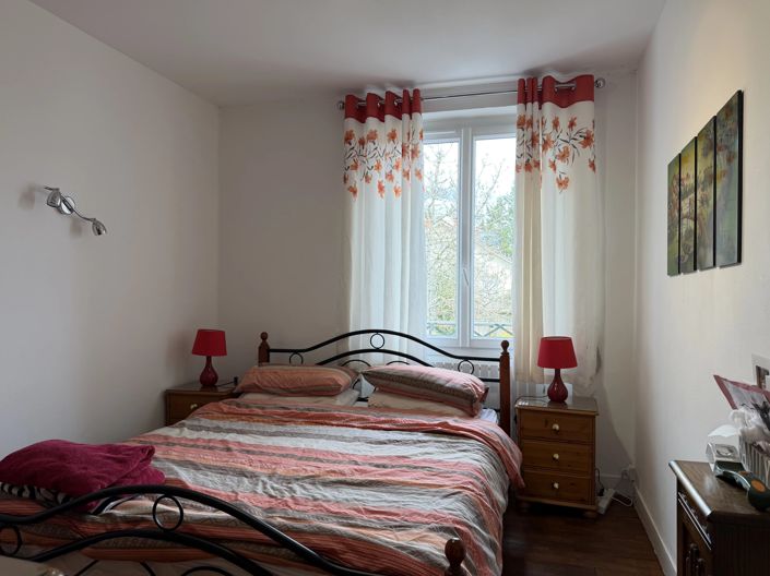 Image No.8-5 Bed House for sale