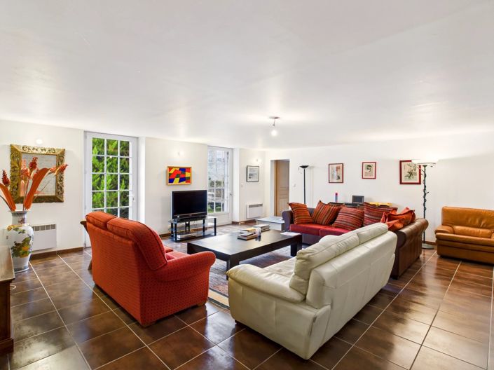 Image No.2-4 Bed House for sale