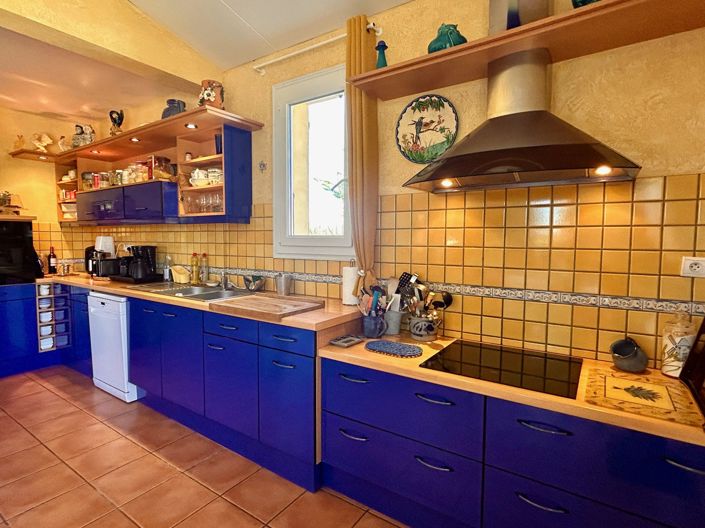 Image No.5-5 Bed House for sale