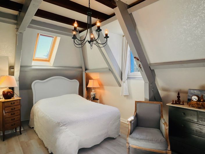 Image No.7-5 Bed House for sale