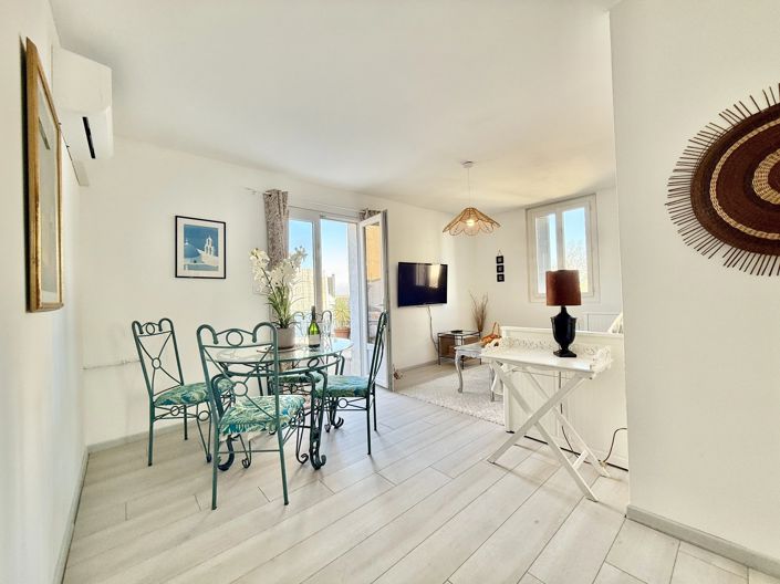 Image No.2-2 Bed Property for sale