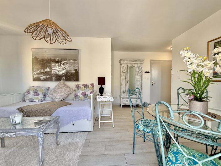 Image No.4-2 Bed Property for sale