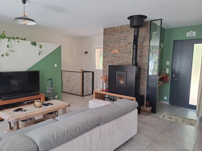 Image No.9-3 Bed House for sale