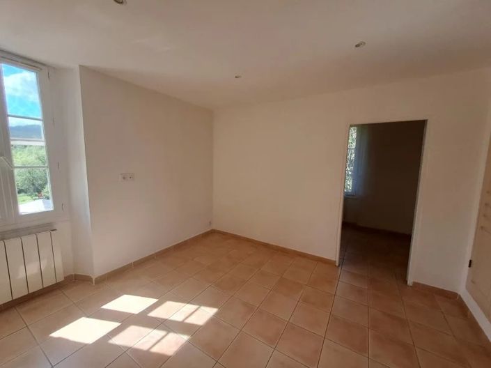 Image No.9-6 Bed House for sale