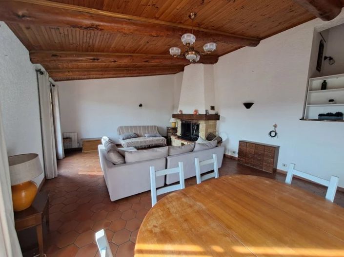 Image No.7-10 Bed House for sale