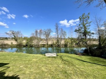 a6daad77dff6328552a2bd25ad8d1e779bc5002304403