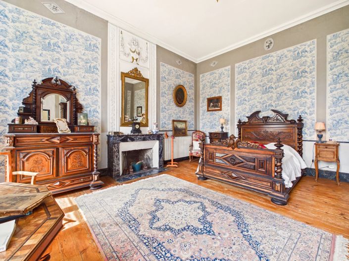 Image No.11-6 Bed House for sale