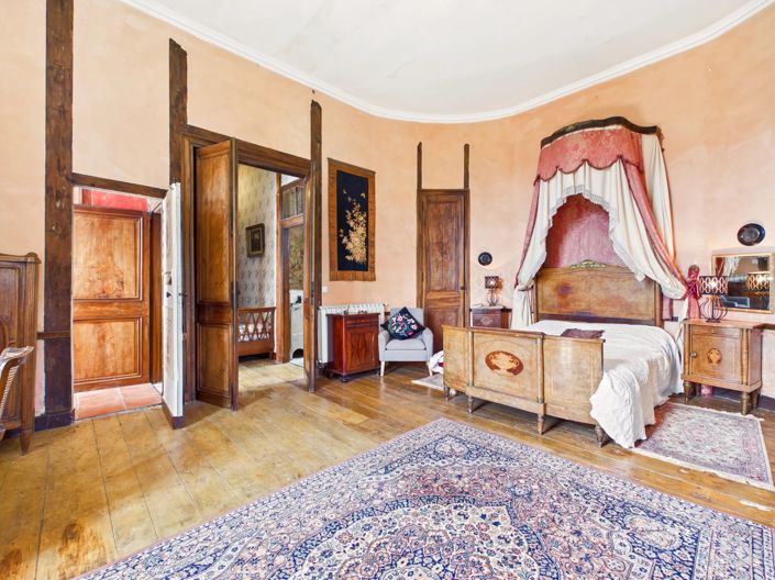 Image No.8-6 Bed House for sale