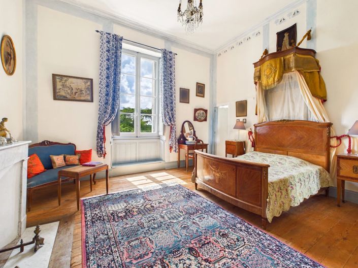Image No.9-6 Bed House for sale
