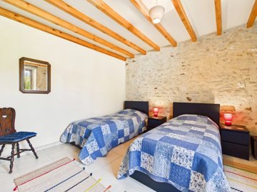 d8c45ec772e1980388d00e9313ebc3719fbcbe2533200