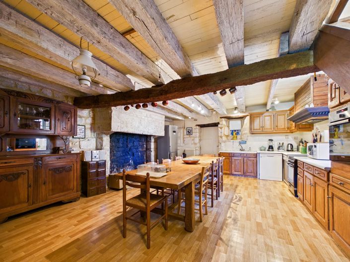 Image No.3-8 Bed House for sale