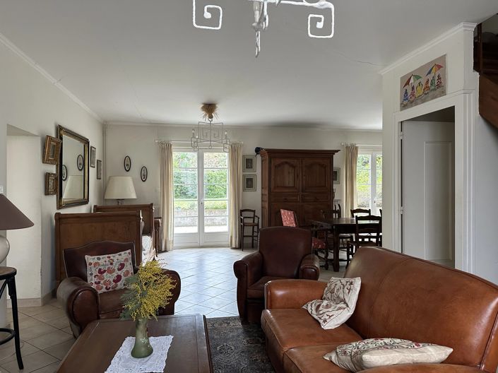 Image No.9-4 Bed House for sale