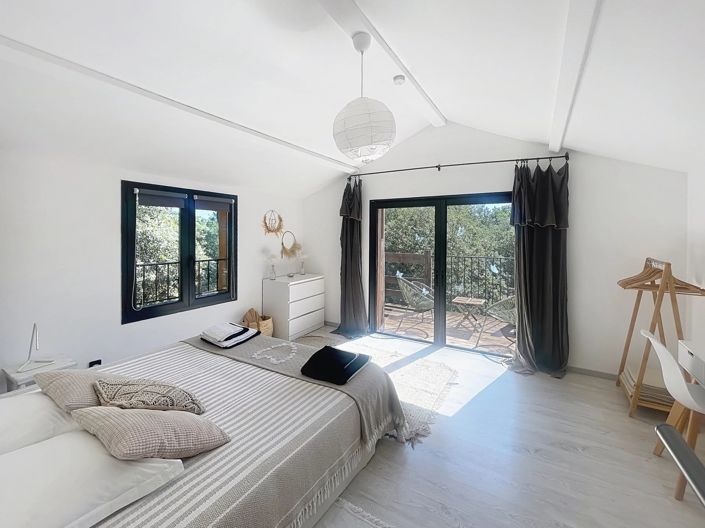 Image No.14-4 Bed House for sale