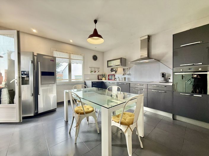 Image No.3-3 Bed House for sale