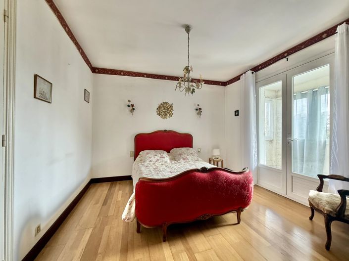 Image No.6-3 Bed House for sale