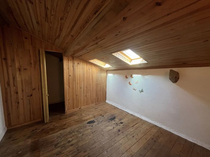 Image No.14-4 Bed Cottage for sale