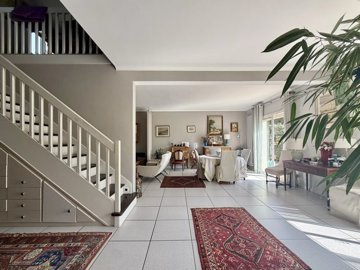 ca403af70b066afd04b730caeeab0d0d6fd4a974c3374