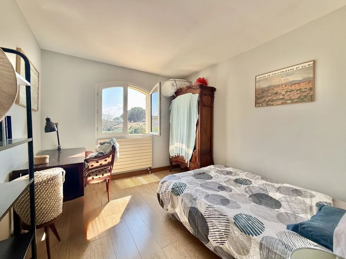 Image No.9-4 Bed House for sale