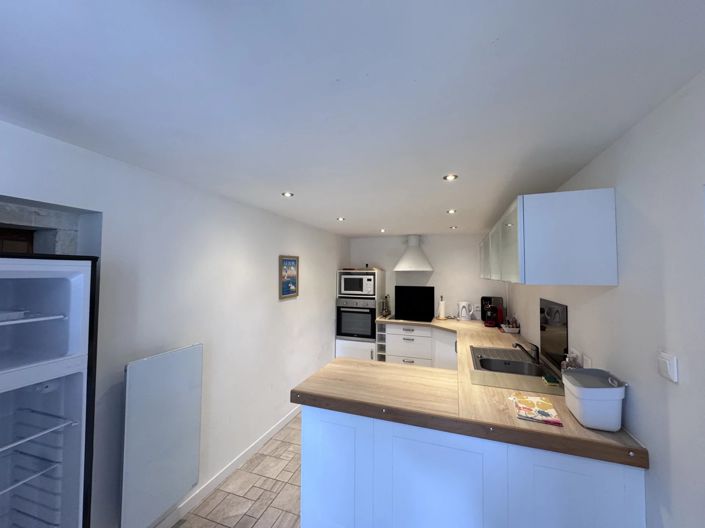 Image No.10-8 Bed House for sale