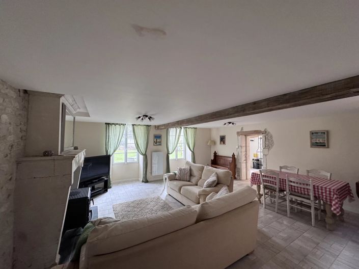 Image No.11-8 Bed House for sale