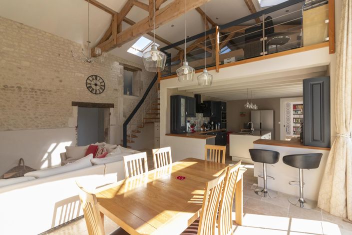 Image No.3-8 Bed House for sale