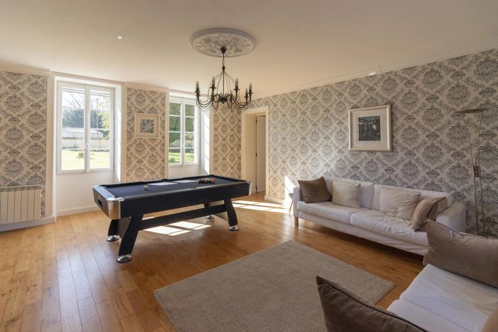 Image No.7-8 Bed House for sale