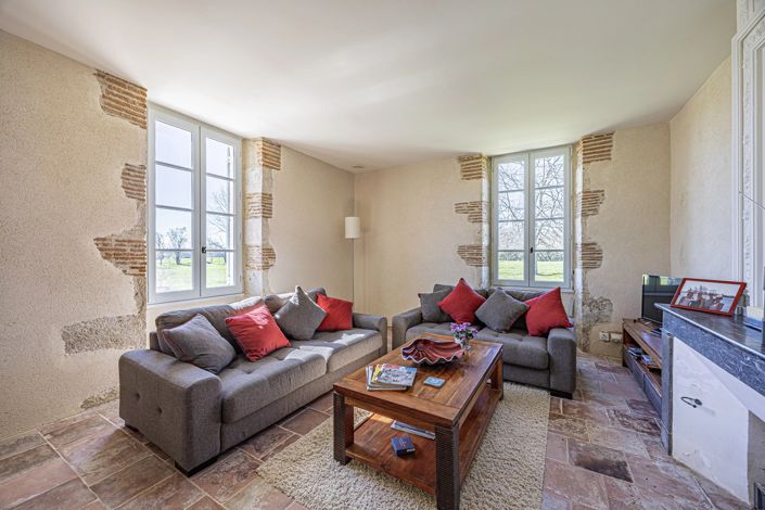 Image No.10-6 Bed House for sale