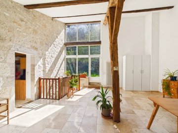 a4e9df3c56d38f5680424cbc23873764a69b7fad36200