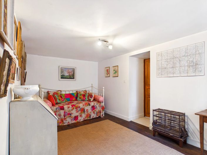 Image No.10-4 Bed House for sale